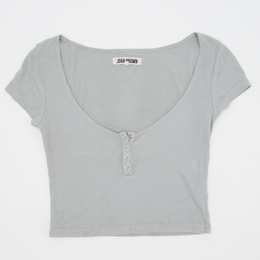 Joah Brown Light Gray Ribbed Crop Tee Scoop Neck Snap Henley